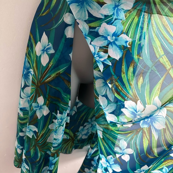 SOLD (elsewhere)M&Co size 6 Summer Flowery Beach Bikini Cover Dress - Picture 3 of 7